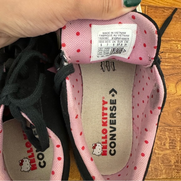 Ox Hello Kitty Black Converse One Star - Picture 2 of 5